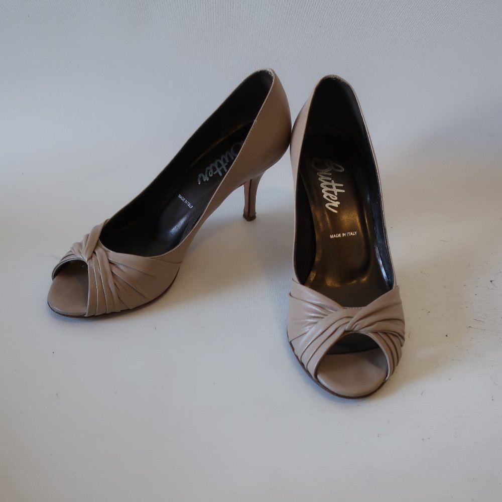 BUTTER TAN OPEN TOE RUCHED LEATHER HEELS PUMPS 9 *